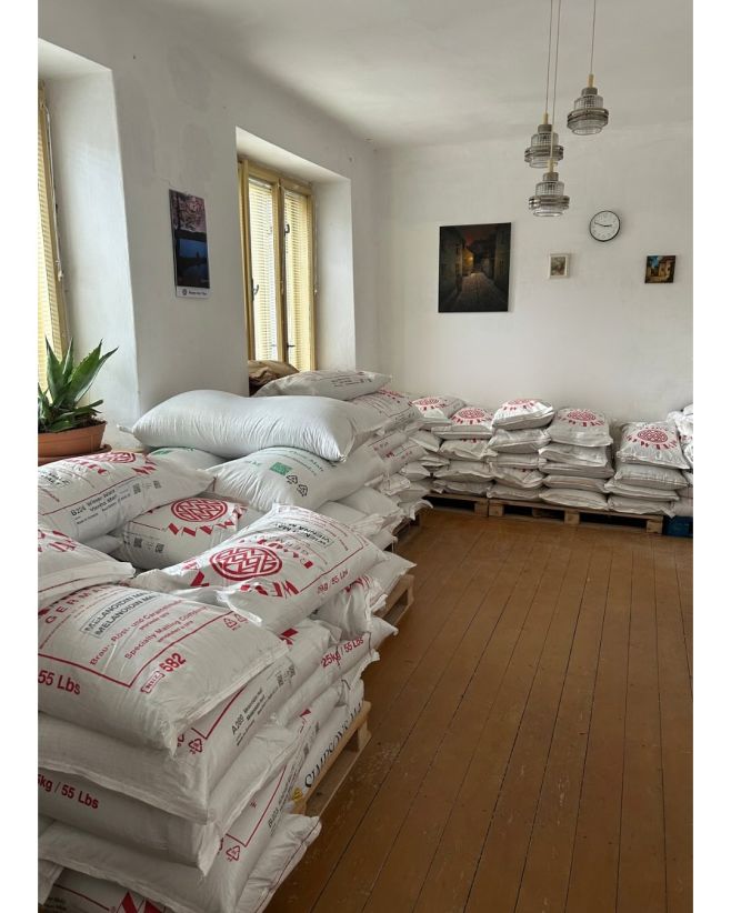 A takhle to u nás v hlavní “balící” místnosti (skladu) vypadá teď. Tady kompletujeme Vaše objednávky :) #beer #real #village